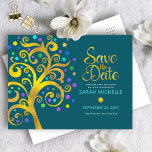 Bat Mitzvah Save the Date Aquamariner Goldbaum Einladungspostkarte<br><div class="desc">Achten Sie darauf, dass alle Ihre Freunde und Verwandten den Meilenstein Ihrer Tochter Bat Mitzvah feiern können! Versenden Sie diese atemberaubenden, grafischen Imitate Goldfolienbaum mit funkelnd türkisfarbenem, aquamarinem, lila und blauen Star of David und dot "Blätter" auf einem dunkelblauen Hintergrund, personalisierte "Ankündigung" Postkarte. Personalisieren Sie den benutzerdefinierten Text mit dem...</div>