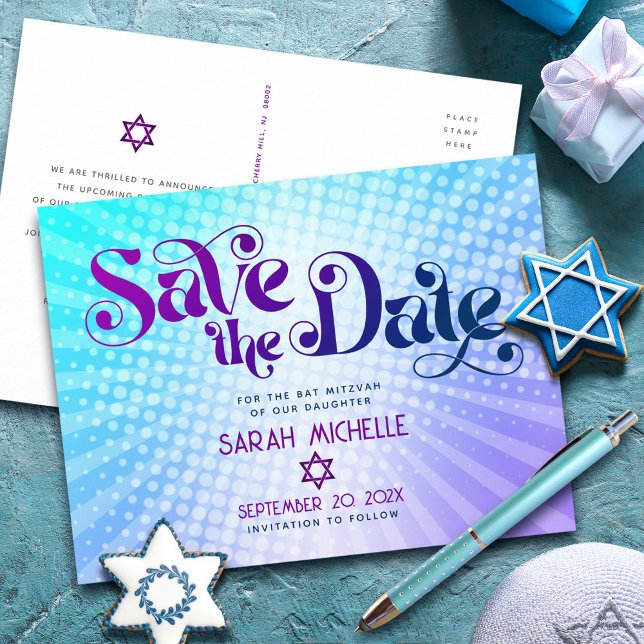 Bat Mitzvah Save the Date Retro Blue Lila Ombre Einladungspostkarte (Von Creator hochgeladen)