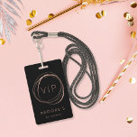 Bat Mitzvah VIP Pass Ausweis<br><div class="desc">Mit diesen personalisierten VIP-Pässen kreieren Sie eine Hollywood-Atmosphäre am Fledermaus-Mitzvah-Party. Das schicke schwarze Abzeichen ist mit "VIP" umgeben von einem Imitat Rose Gold abstrakten Kreis. Personalisieren Sie mit dem Ehrengast unter dem Namen und das Veranstaltungsdatum auf der Rückseite. Abzeichen können auf Wunsch auch mit dem Namen jedes einzelnen Gastes personalisiert...</div>