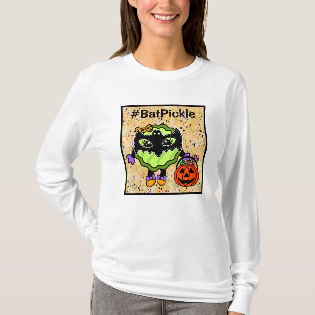 Bat Pickle | Witziges Halloween-Pickle T-Shirt (Vorderseite)
