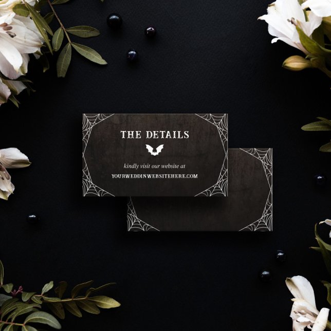 Bat & Spiderwebs Goth Halloween Wedding Details Begleitkarte (Von Creator hochgeladen)