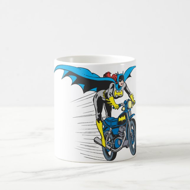 Batgirl im Batcycle Kaffeetasse (Mittel)