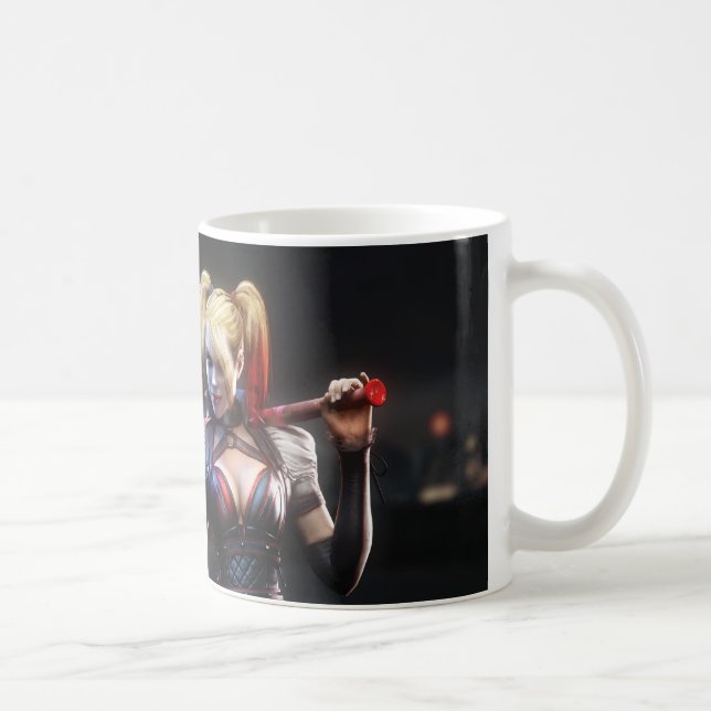 Batman Arkham Knight | Harley Quinn mit Bat Kaffeetasse (Rechts)