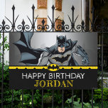 Batman | Chalkboard Happy Birthday Banner<br><div class="desc">Mit diesem personalisierten Plakatbanner aus DC-Comicen heben Sie sich von der Masse ab. Erstelle das super Party für den Superhelden in deinem Leben. Batman ist bekannt als der weltbeste Detektiv und dieses Design ist ein echtes Spiegelbild des Detektivs in ihm das furchtlose Aussehen in seinem Auge bereit für alle Probleme....</div>
