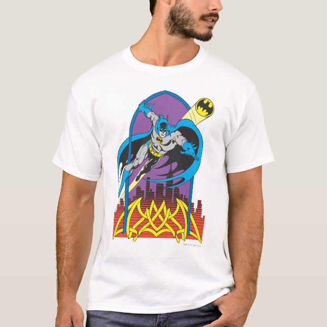 Batman Flies Thru die Nacht T-Shirt (Vorderseite)