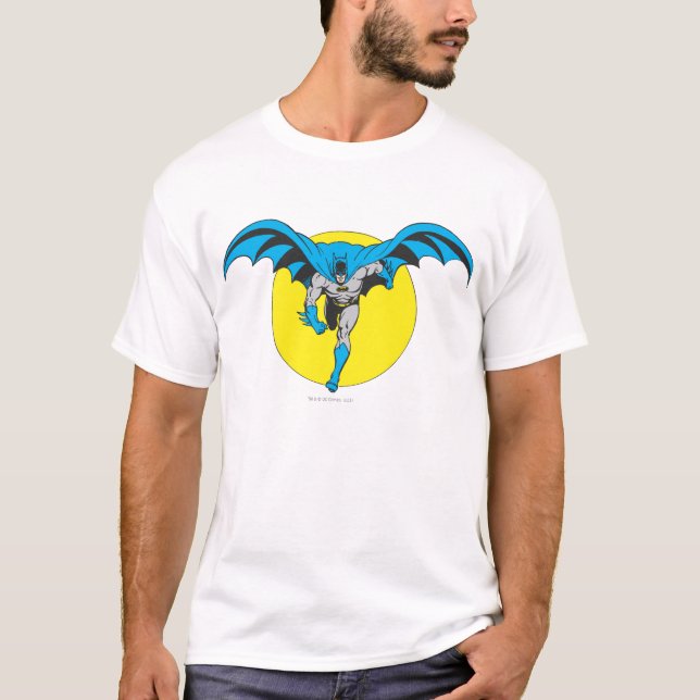 Batman Runs Forward T-Shirt (Vorderseite)