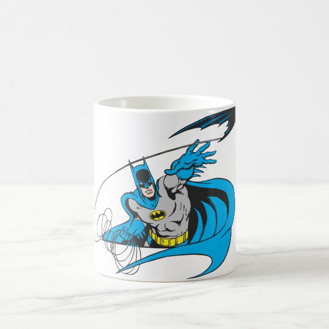 Batman Throws Batarang 3 Tasse (Mittel)