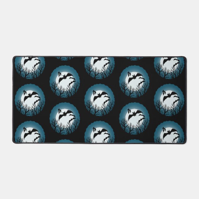 Bats and Trees Against the Moon Schreibtischunterlage (Vorderseite)