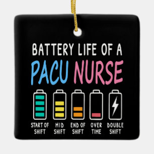 Batterielebensdauer eines PACU-Krankenpflegers auf Keramikornament