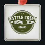 Battle Creek Wild und Landschaftlicher Fluss Idaho Ornament Aus Metall<br><div class="desc">Battle Creek im Südwesten Idahos ist ein 100 km langer Nebenfluss des Owyhee River. Sie fließt in eine im Allgemeinen südliche Richtung durch die Wüste von Owyhee,  um den Owyhee River westlich von Riddle,  Idaho,  zu erreichen.</div>