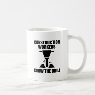 Bauarbeiter kennen das Bohrloch Kaffeetasse
