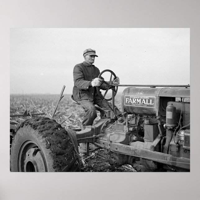 Bauer Driving Tractor, 1937. Vintages Foto Poster (Vorne)