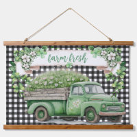 Bauernhof | Vintager grüner LKW | Frisch