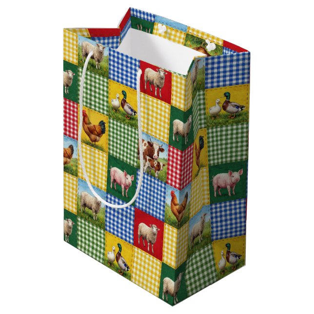 Bauernhoftiere und Gingham-Patchwork-Quilt Mittlere Geschenktüte (Rückseite Schrägansicht)