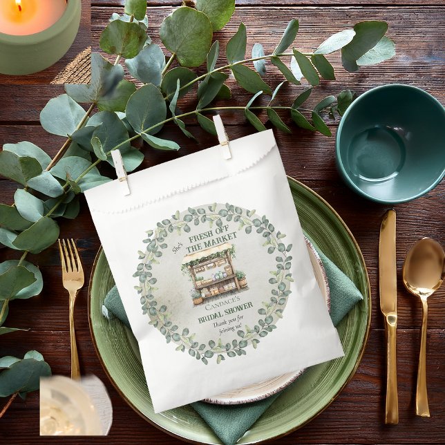 Bauernmarktplatz Begrüßungsstand Brautparty Geschenktütchen ("She's Fresh Off the Market" Farm Stand and Eucalyptus Farmer's Market Bridal Shower Favor Bags)
