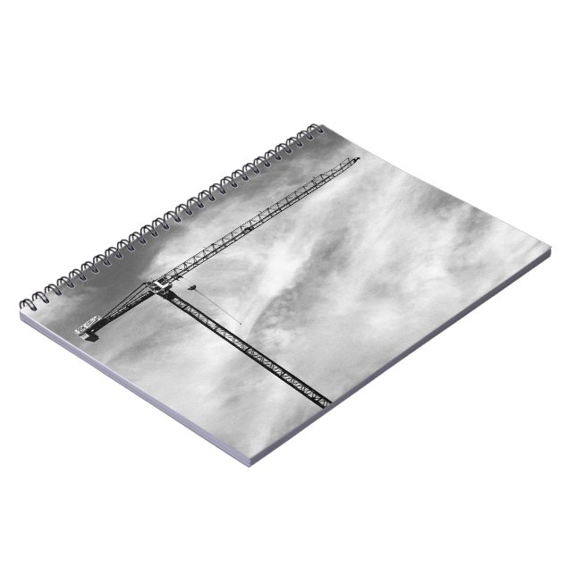 Baukran und Sky Black and White Foto Notizblock (Linke Seite)