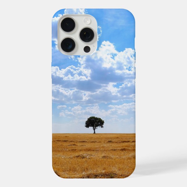 Baum auf einem geernteten Weizenfeld iPhone Hülle (Rückseite)