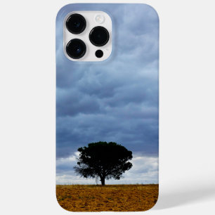 Baum auf einem leeren Feld Case-Mate iPhone 14 Pro Max Hülle