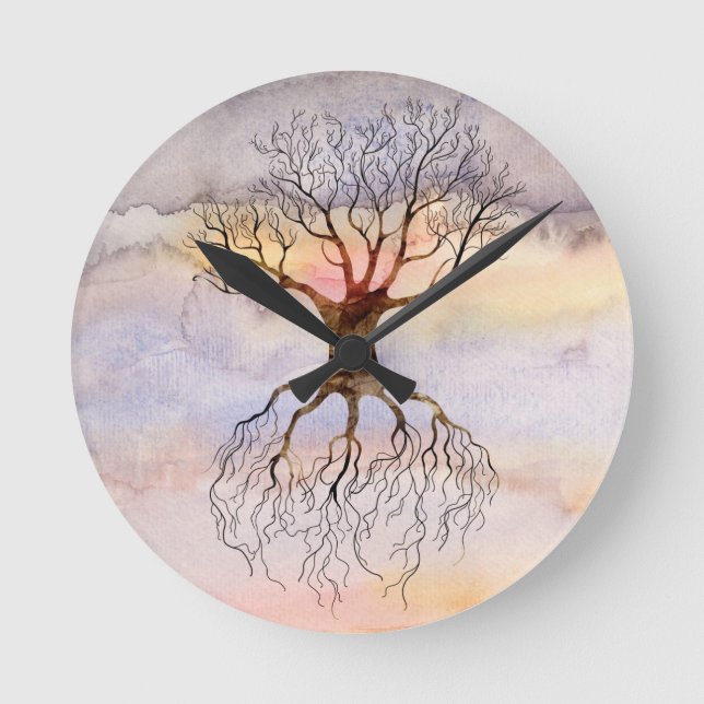 Baum gegen Himmel Runde Wanduhr (Vorderseite)