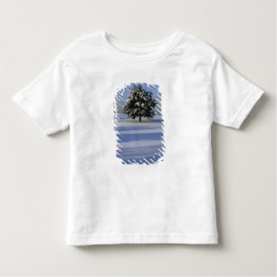 Baum im Schnee umfaßte Landschaft Kleinkind T-shirt