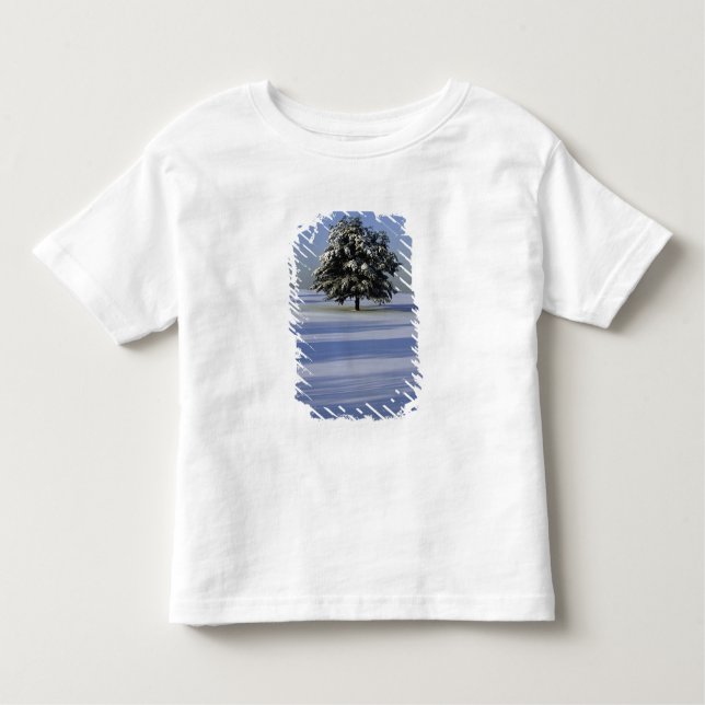 Baum im Schnee umfaßte Landschaft Kleinkind T-shirt (Vorderseite)
