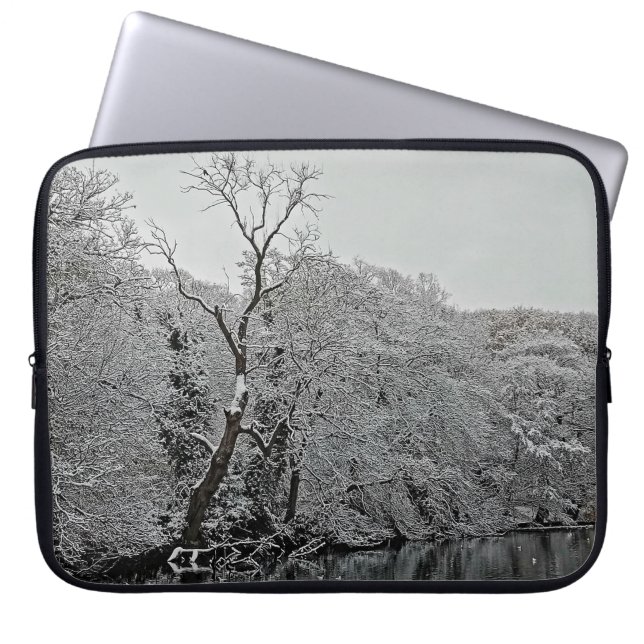 Baum im Wasser Laptopschutzhülle (Vorderseite)