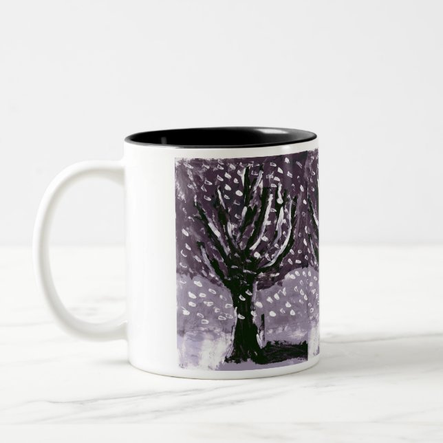 Baum in der Schnee-Tasse Zweifarbige Tasse (Links)