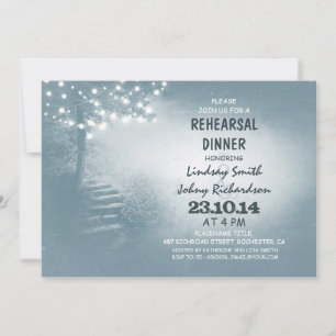 Baum mit Saitenleuchten rustikales Abendessen mit Einladung