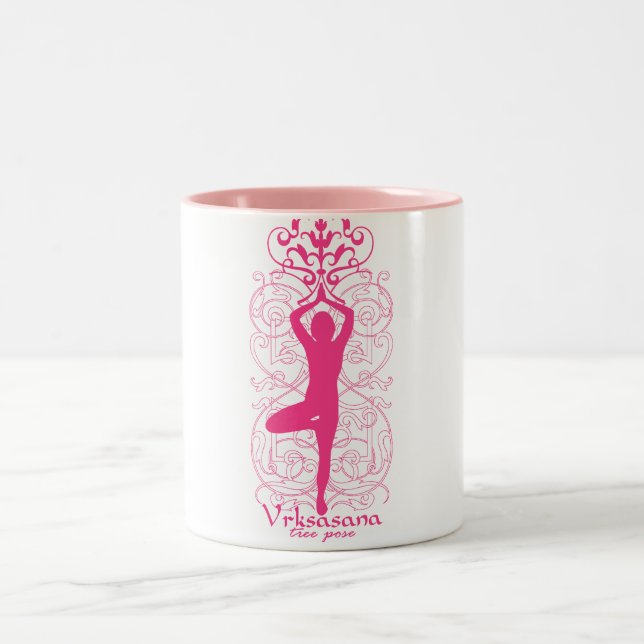 Baum-Pose Zweifarbige Tasse (Mittel)