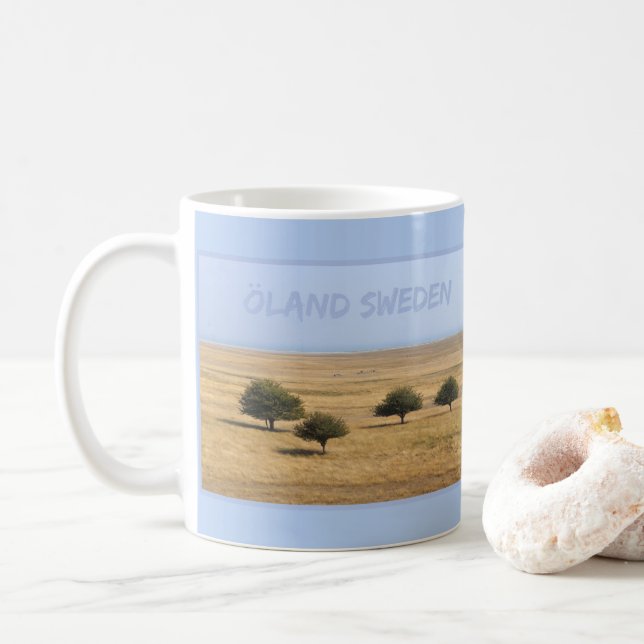 Bäume an der Savannah, Öland, Schweden Tasse (Mit Donut)
