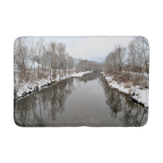 Bäume im Fluss Badematte