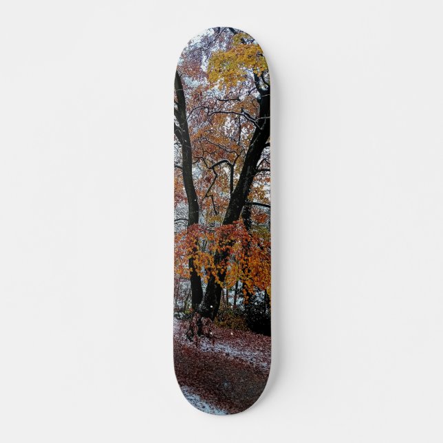 Bäume mit orangefarbenen Blätter Skateboard (Vorne)