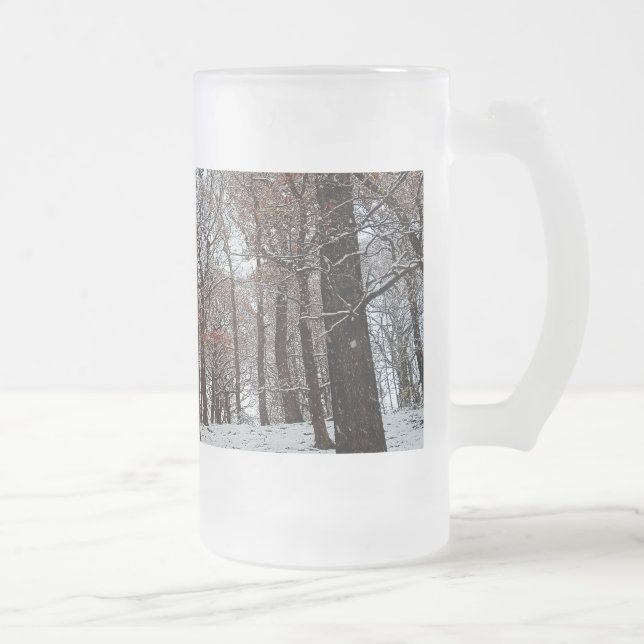 Bäume mit orangefarbenen Blätter und Schnee Mattglas Bierglas (Rechts)