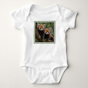 "Baumkronen-Entdecker: Baby-Rotpandas schauen hina Baby Strampler