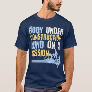 Baustelle auf einem Dienstym T-Shirt