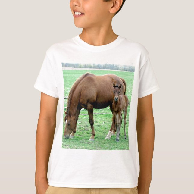 Bay Mare und ihr Colt T-Shirt (Vorderseite)