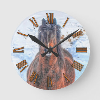Bay Winterpferd "Jahr des Pferdes" Pferdefleisch F Runde Wanduhr