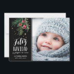 Bayas Rojas | Feliz Navidad Feiertagskarte<br><div class="desc">Diseño moderno Betrug una ilustración dibujados ein mano y tipografía</div>