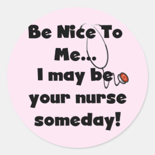Be Nice Nurse Tshirts und Geschenke Runder Aufkleber