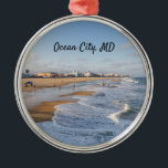 Beach at Ocean City, Maryland Ornament Aus Metall<br><div class="desc">Tide rolling onto the beach at Ocean City,  Maryland in autumn</div>