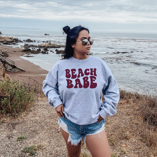 Beach Babe Dark Red Matching Junggeselinnen-Abschi Sweatshirt (Von Creator hochgeladen)