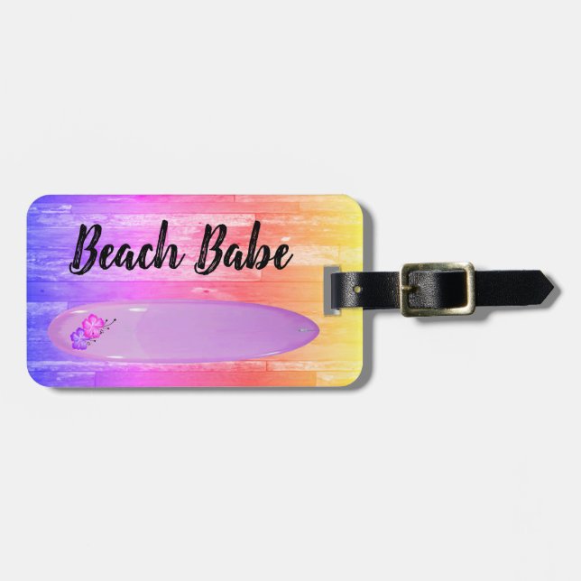 "Beach Babe", Hibiskus-Surfbrett-Design Gepäckanhänger (Vorderseite horizontal)