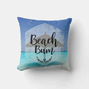 Beach Bum Typografie - Regenschirm am Tropical Bea Kissen