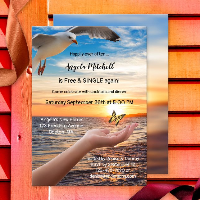 Beach Butterfly Freedom Scheidung Party Einladung (Divorce party invitation featuring a butterfly, beach and the ultimate symbol of freedom: a seagull)