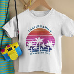 Beach Cruise Family Wiedersehen Niedliche Palme Kleinkind T-shirt<br><div class="desc">Cool passende T - Shirt für einen kleinen Familienurlaub auf einer Inselreise. Die Palmen vor einem hübsch rosa Sonnenuntergang am Strand sind wunderschön. Für Ihren Sommerurlaub am Meer sind die T-Shirts perfekt. Passen Sie Ihren Namen an.</div>