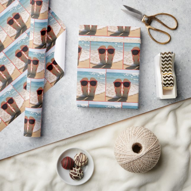 Beach Flip-flops with Red Sunglasses Geschenkpapier (Kunsthandwerk)
