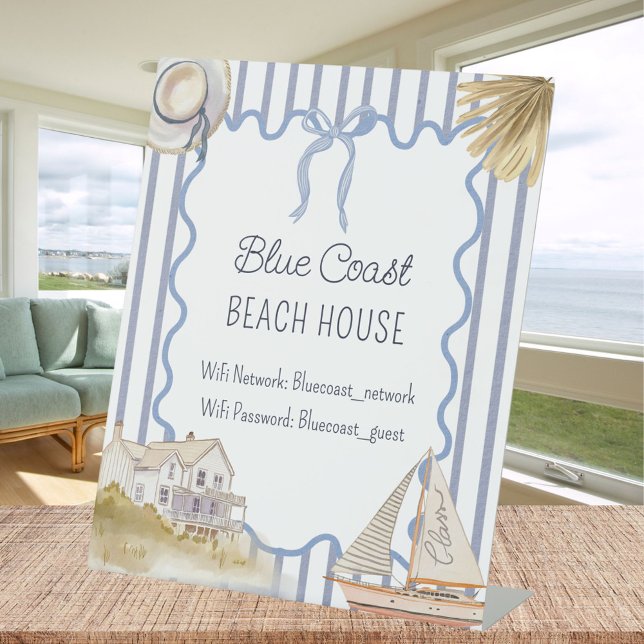 Beach House Blue Coastal Chic Guestbook Sockelschild (In situ)