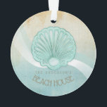 Beach House Clam Muschel Aqua Blue ID623 Ornament<br><div class="desc">Dieses Acryl-Ornament-Design in den sanften Farben Meer und Sand erlaubt es Ihnen, einfach Ihren eigenen Namen und Text mit der bereitgestellten Vorlage hinzuzufügen. Das schlichte Bild der Muschel auf einem bedrückten, wasserfarbenen Hintergrund wird durch einen Wellenakzent in Aqua und Weiß hervorgehoben. Durchsuchen Sie ID623, um zu sehen, wie die Elemente...</div>