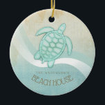 Beach House Nautical Turtle Aqua Blue ID623 Keramik Ornament<br><div class="desc">Dieses Produkt in den sanften Farben von Meer und Sand ermöglicht es Ihnen, einfach Ihren eigenen Namen und Text mit der bereitgestellten Vorlage hinzuzufügen. Das einfache Schildkrötenbild auf einem beängstigenden, wasserfarbenen Hintergrund wird durch einen Wellenakzent in Aqua und Weiß hervorgehoben. Wenn Sie nicht das Glück haben, ein Strandhaus oder eine...</div>