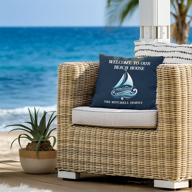 Beach House Sailboat Kissen (Von Creator hochgeladen)